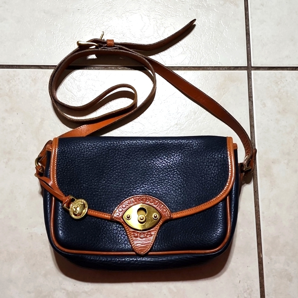 Vintage Dooney & Bourke A6 Equestrian Crossbody